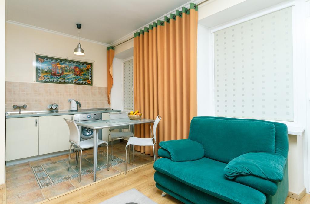 קייב Apartments On Independence Square מראה חיצוני תמונה